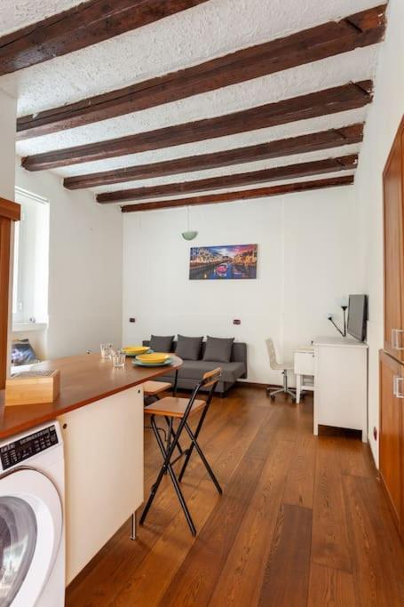Bomboniera Nel Cuore Di Milano Navigli Exterior foto